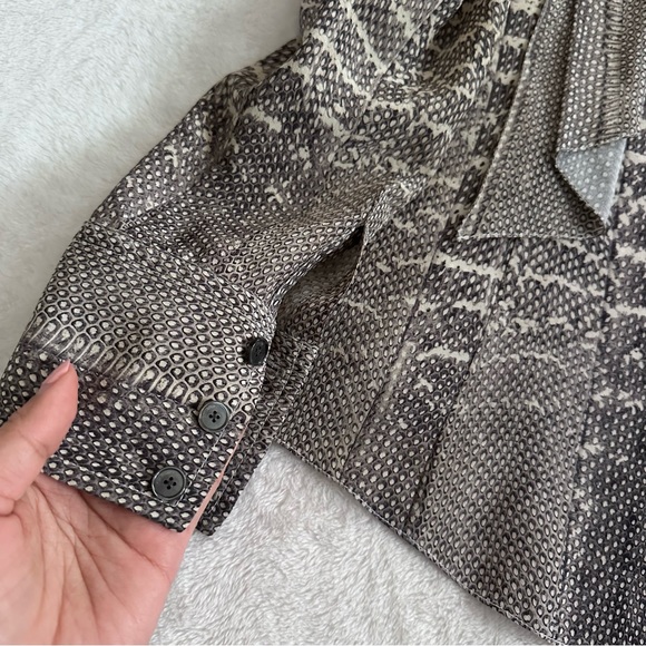 Jason Wu Bow Tie Neck Snakeprint Silk Crepe Blouse Size 4 - Picture 8 of 11